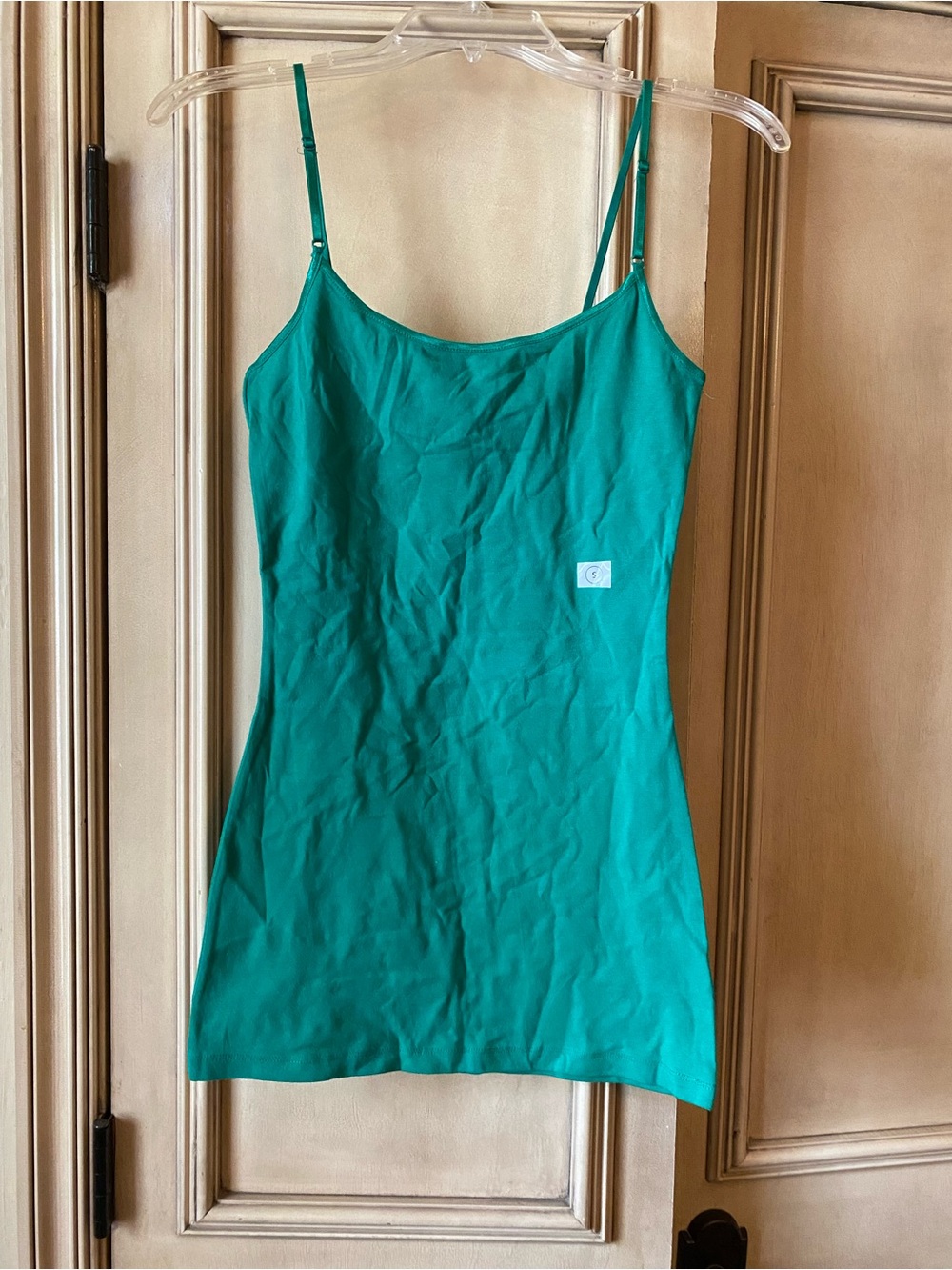 Zenana Outfitters Women’s Green Solid Adjustable Strap Camisole Tank Top, Size S